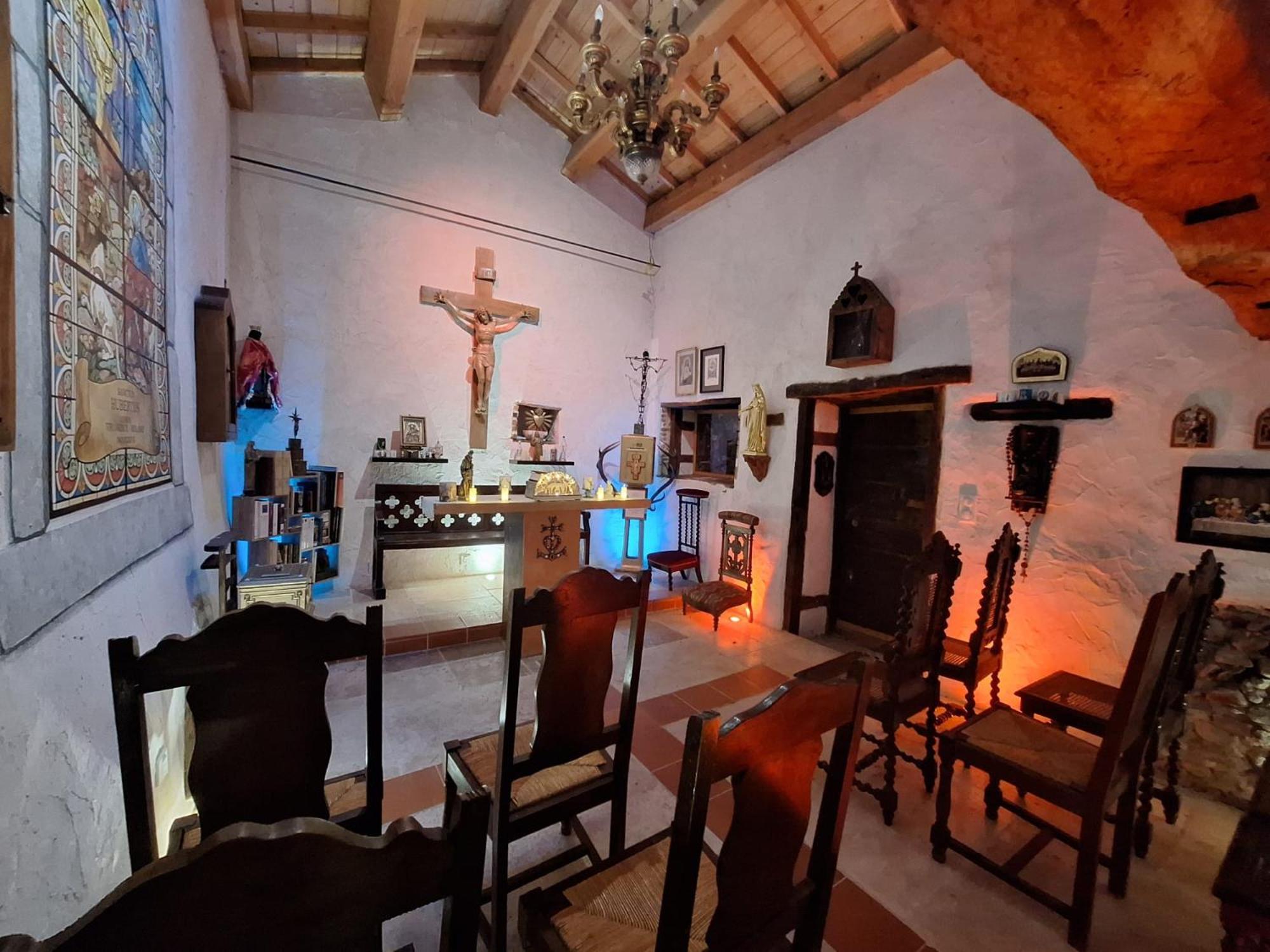 Chateau Des Perichons Poncins Zewnętrze zdjęcie